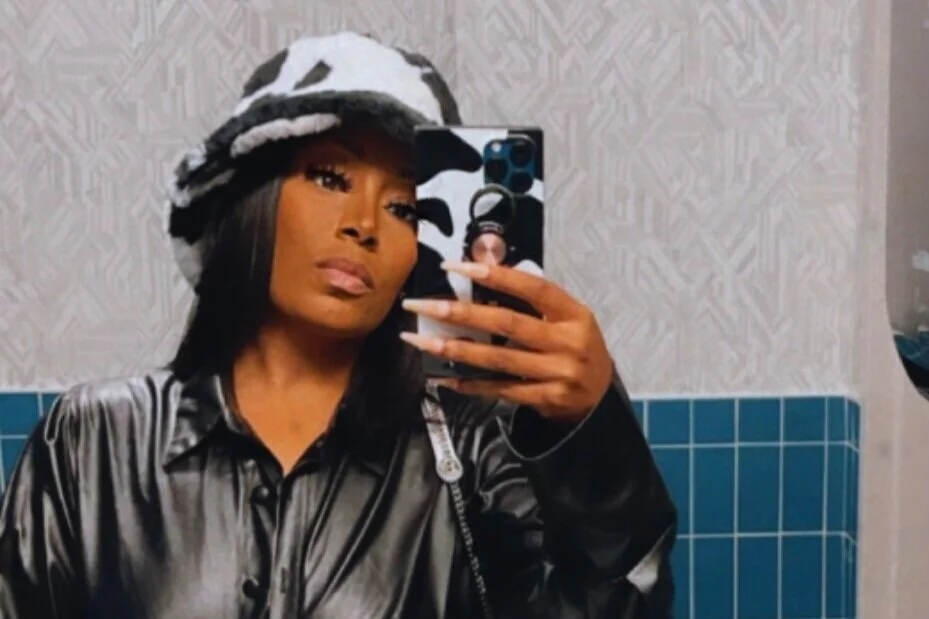 10CC8AD9-4F71-45AE-BFA7-2F08E537CA39