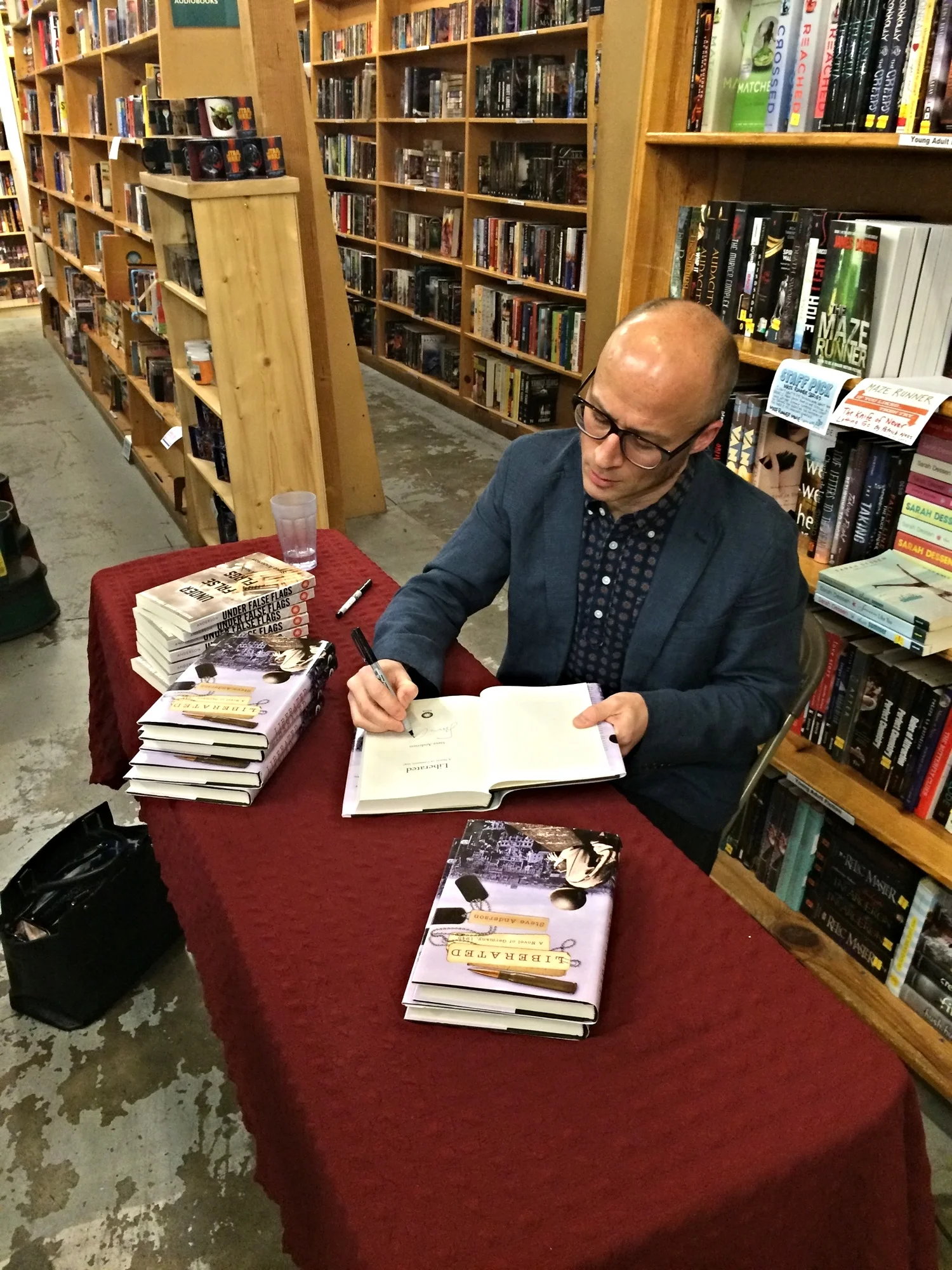 Powell's Hawthorne, Jan 2015