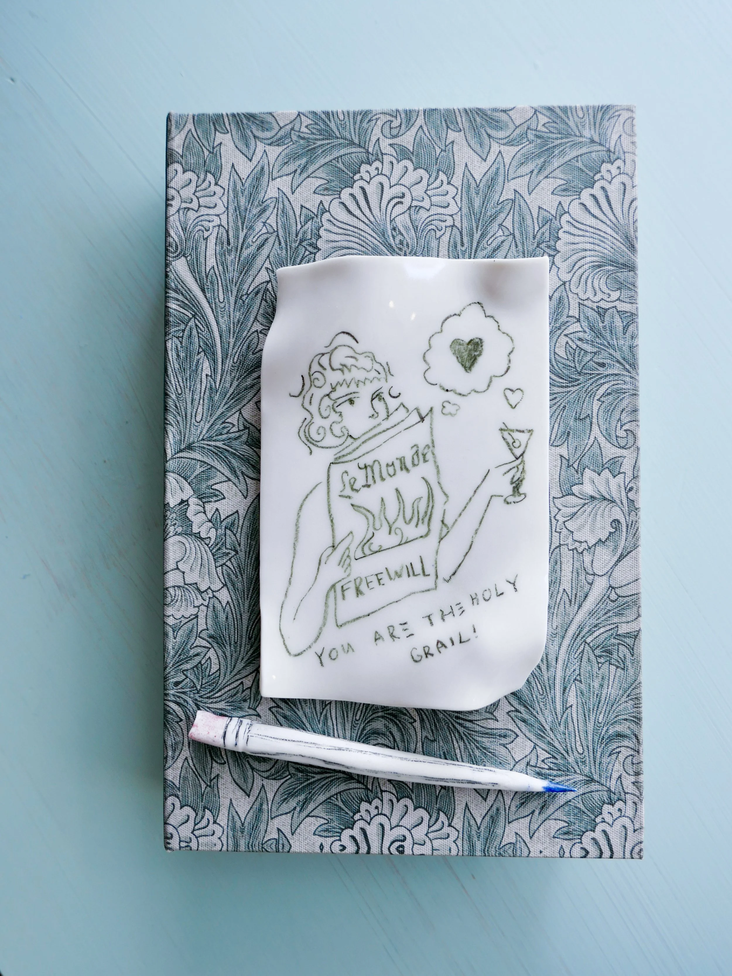 Le Monde Paper Porcelain