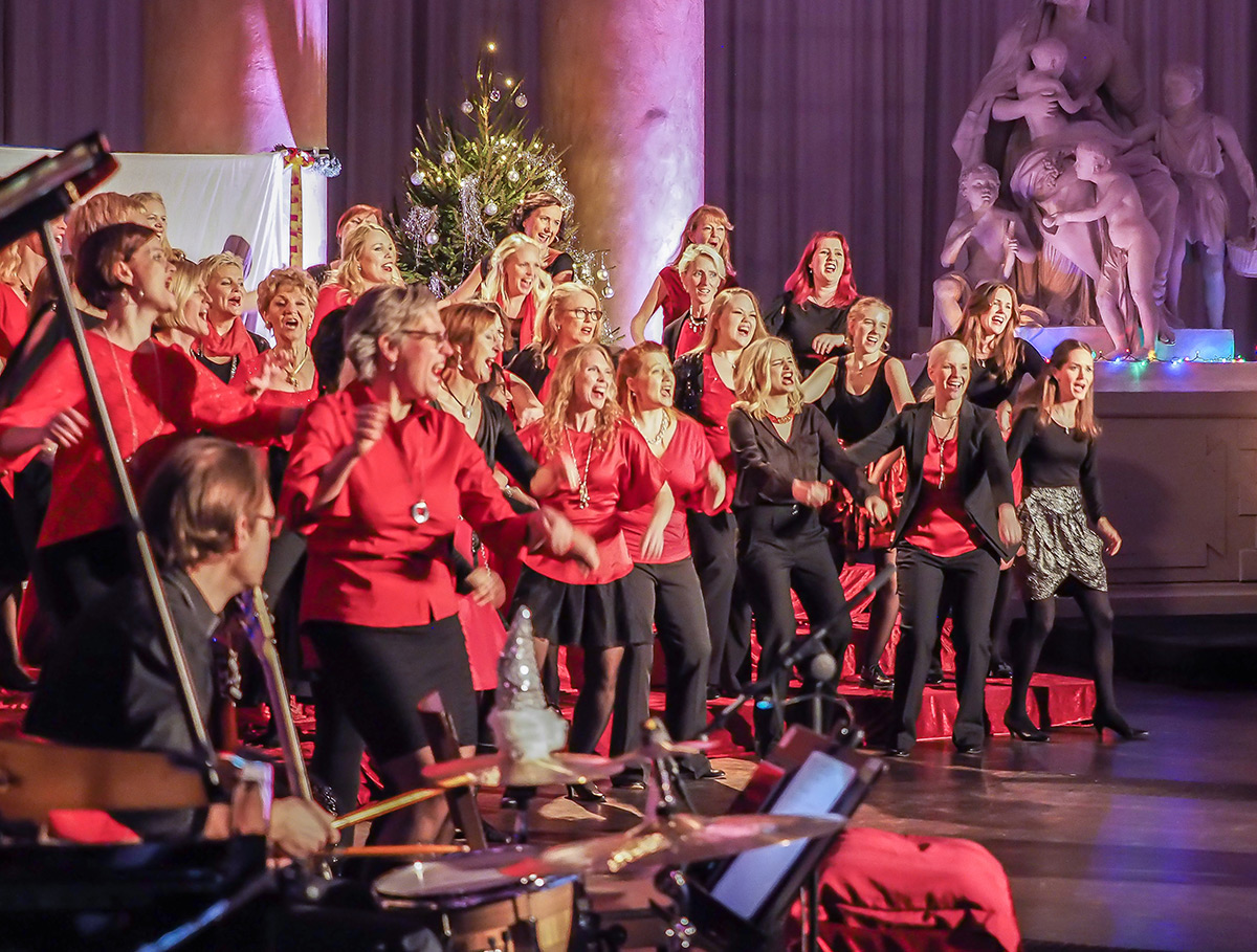 Stockholm City Voices är en kvinnlig a cappella-kör som bildades 1978.