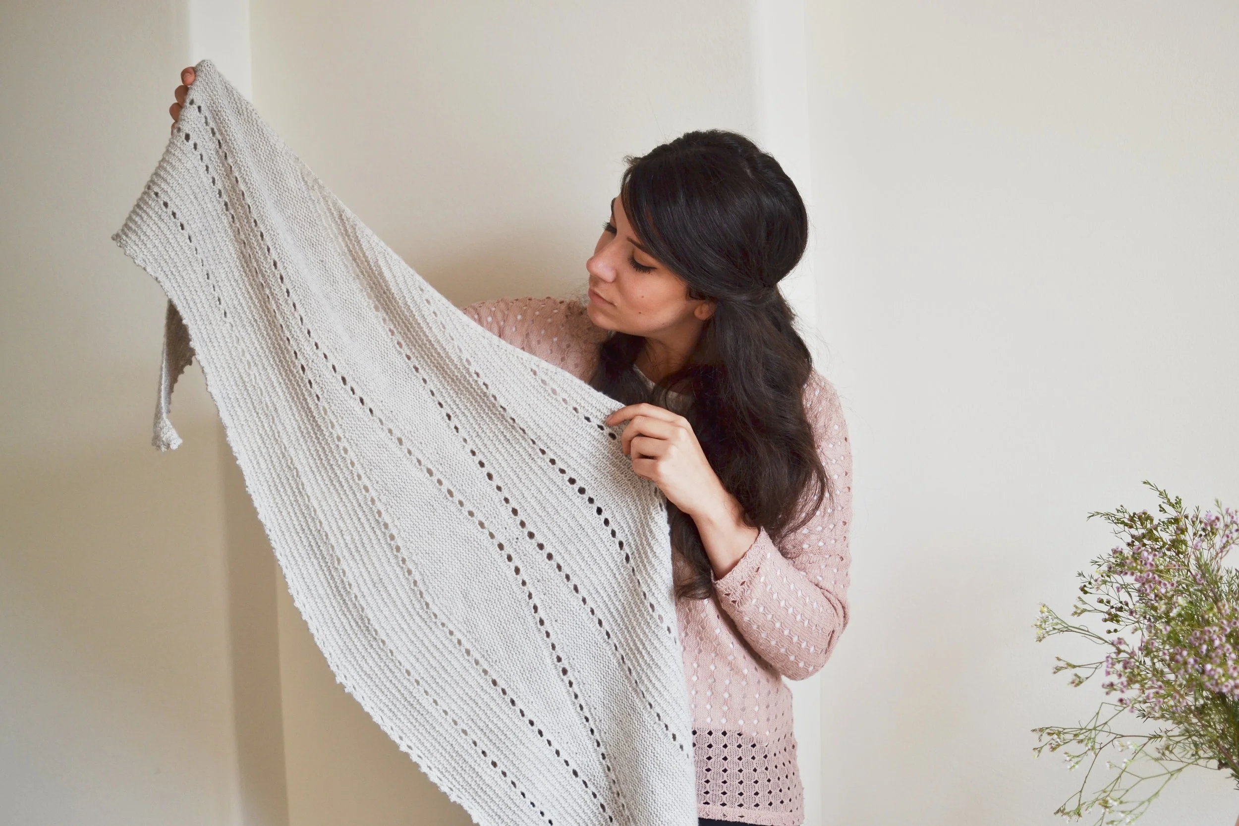 hollowsshawl3 copy.jpg