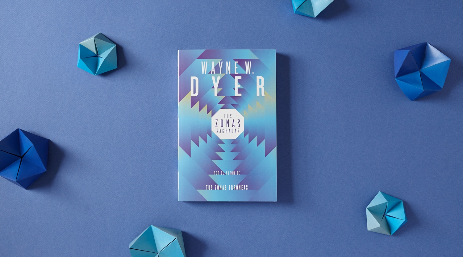 Cover design & illustration by Isabel Urbina Peña
