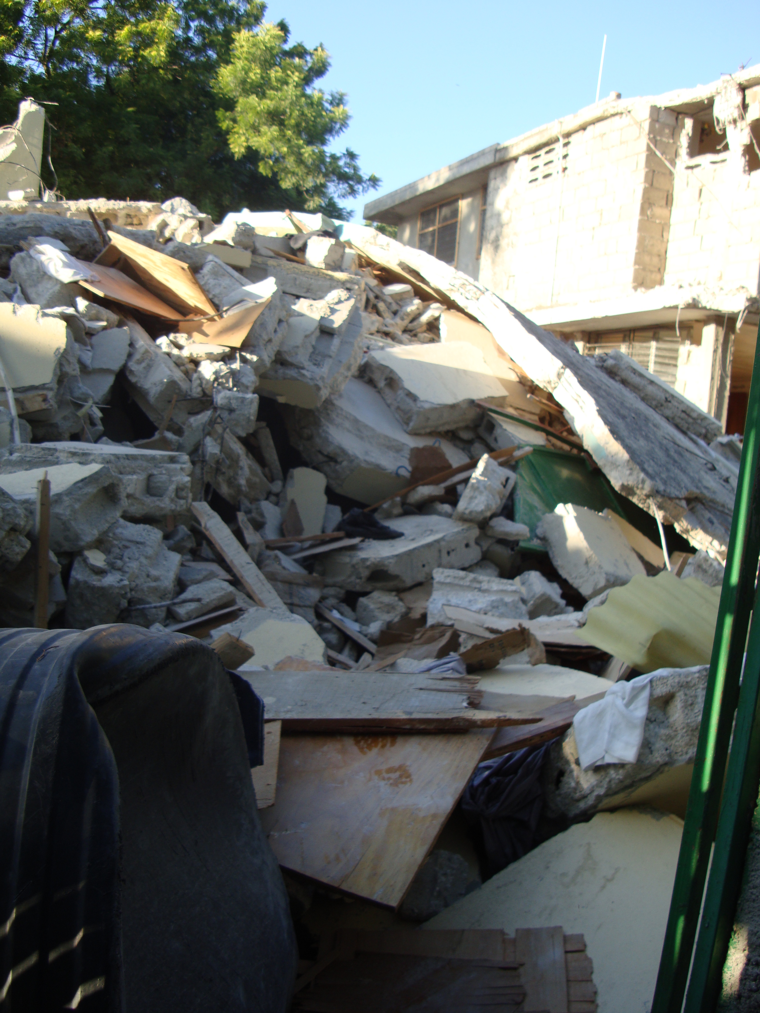 rubblepiledelmas.JPG