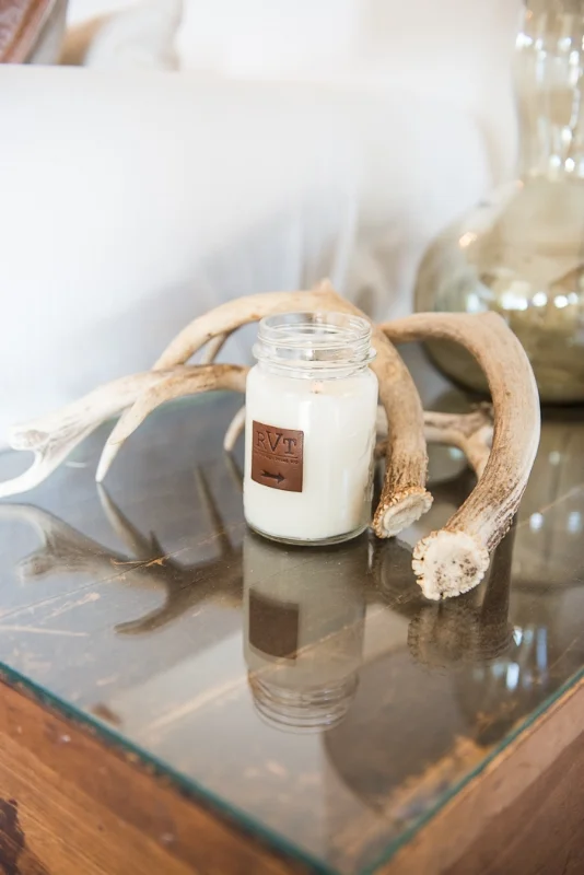 HOLIDAY DECOR, THE VINTAGE ROUND TOP