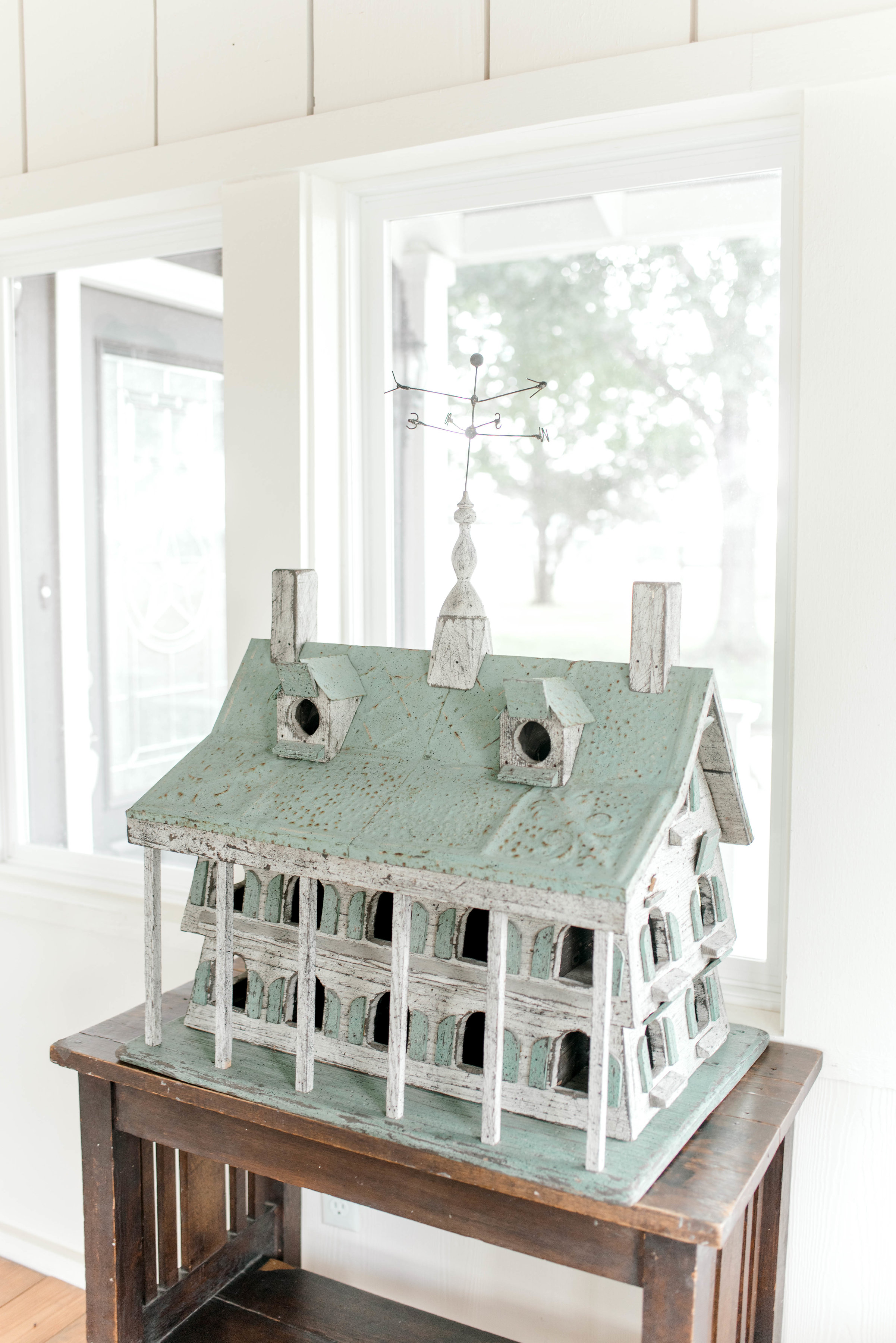 No. 1450 - The Vintage Round Top - My Domaine - Rustic Modern Farmhouse Retreat - Vintage Decor