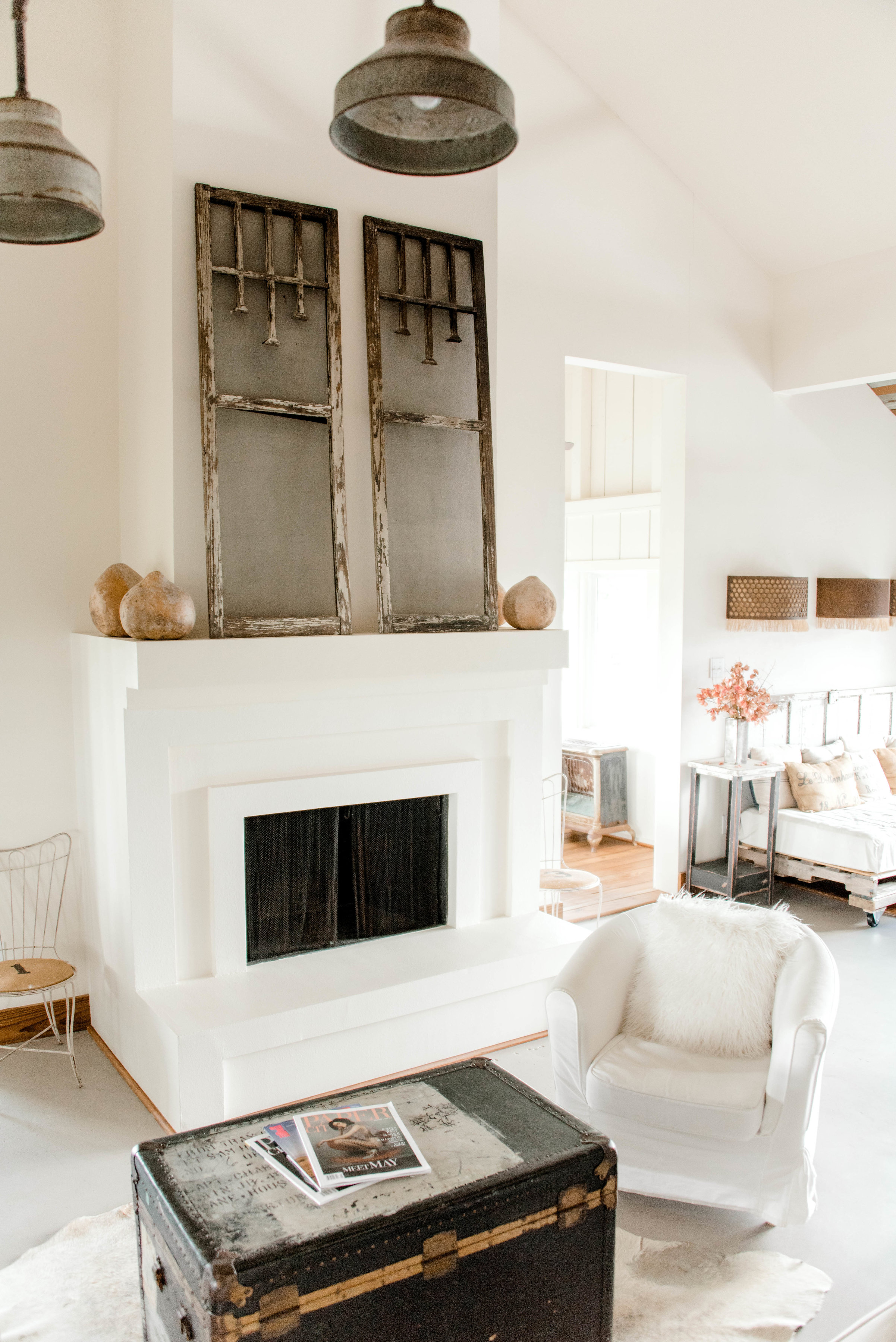 No. 1450 - The Vintage Round Top - My Domaine - Rustic Modern Farmhouse Retreat - Modern Fireplace - Vintage Decor