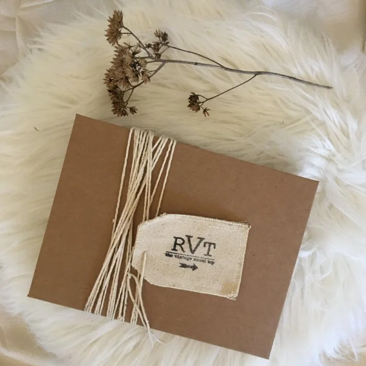 GIFT+PACKAGE,+THE+VINTAGE+ROUND+TOP.jpeg