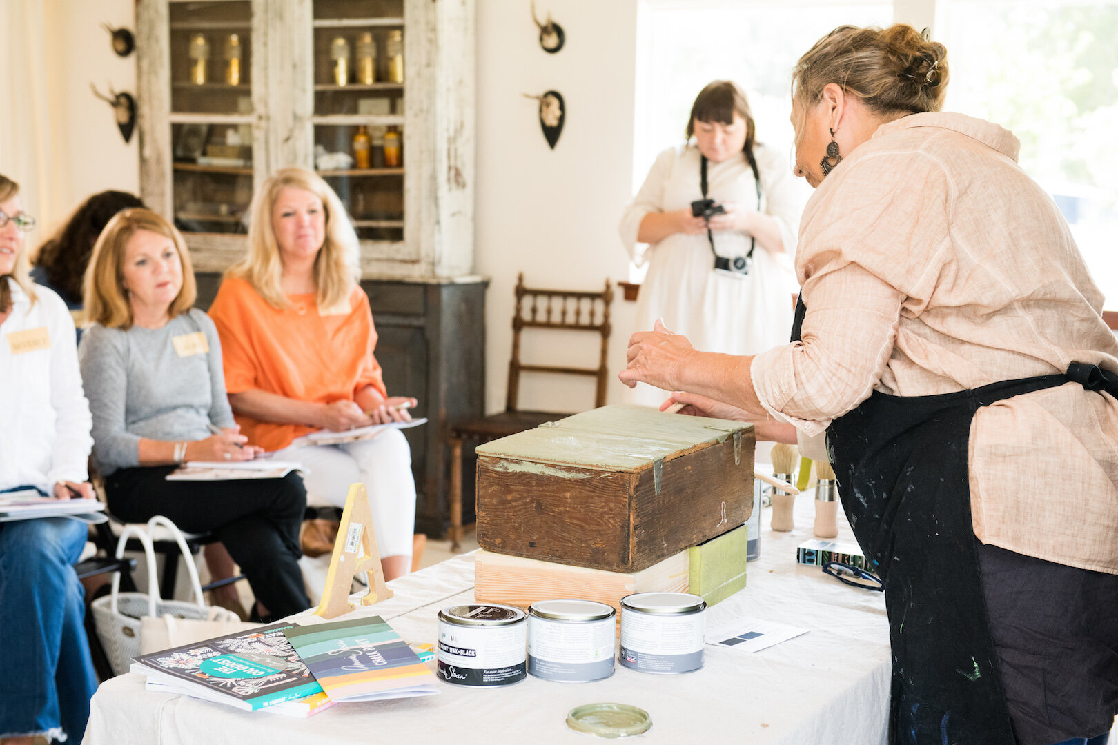 The Vintage Round Top Workshop ChalkPaint Demo by Annie Sloan Photo By: Haylei Smith