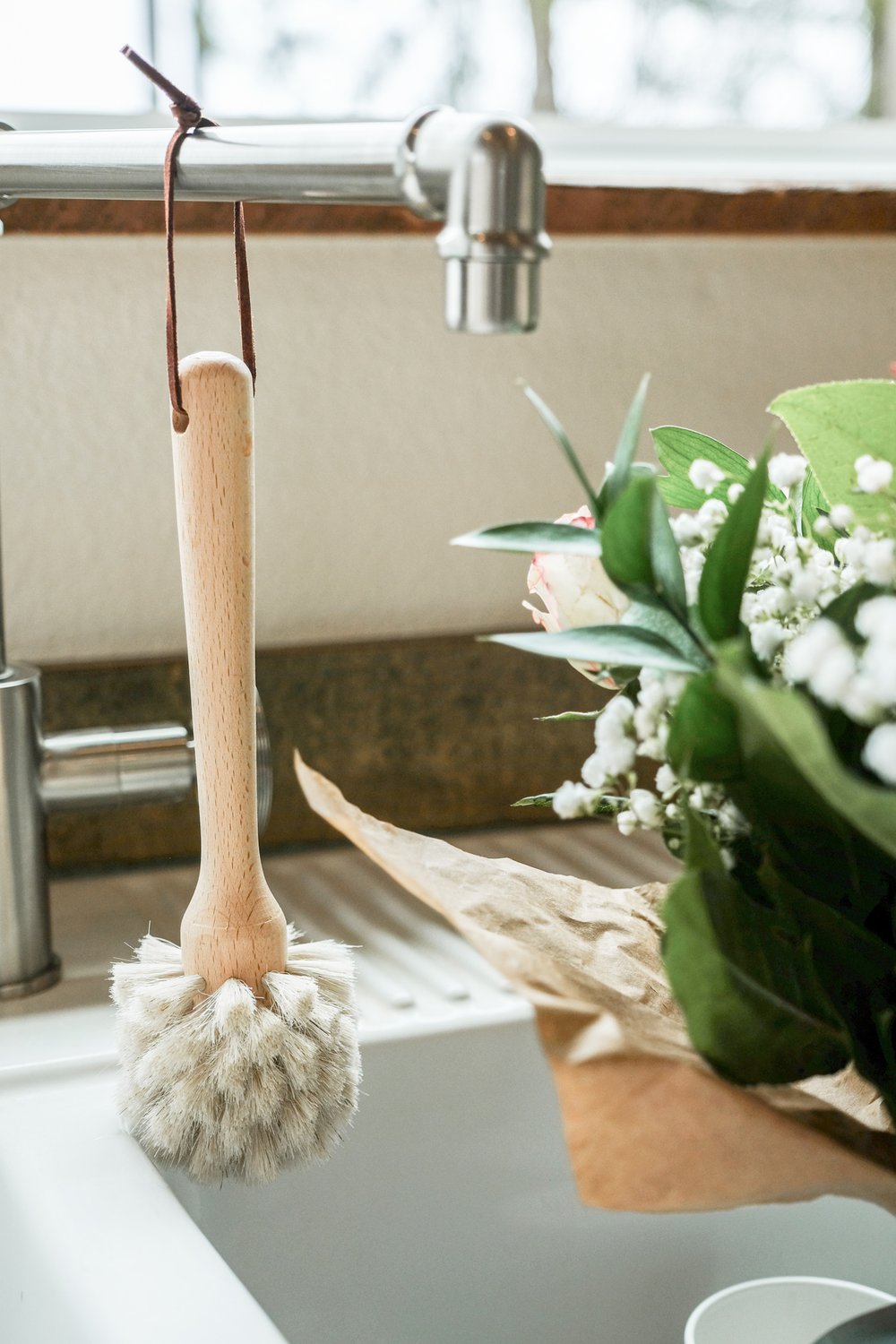 Beech Wood Round Head Dish Brush — The Vintage Round Top