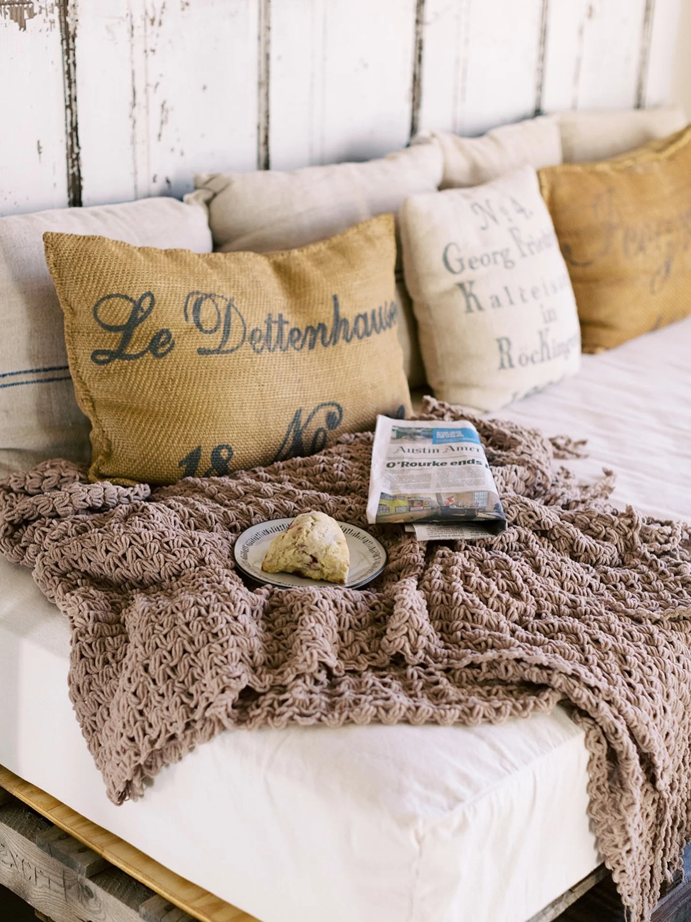 Our favorite spot to kick off the weekend! 🥐 

📷: @jennamcelroyphoto