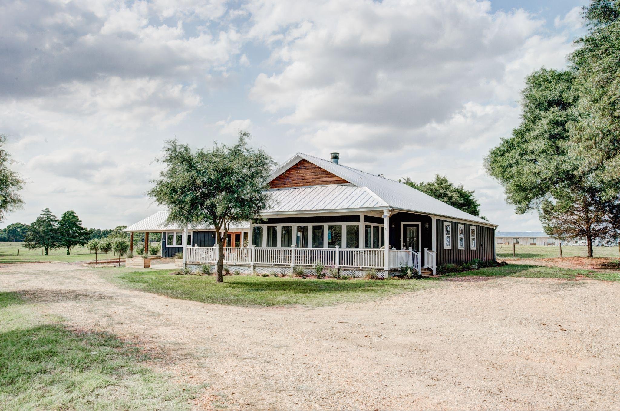 05_Boho_exterior_wide.jpg