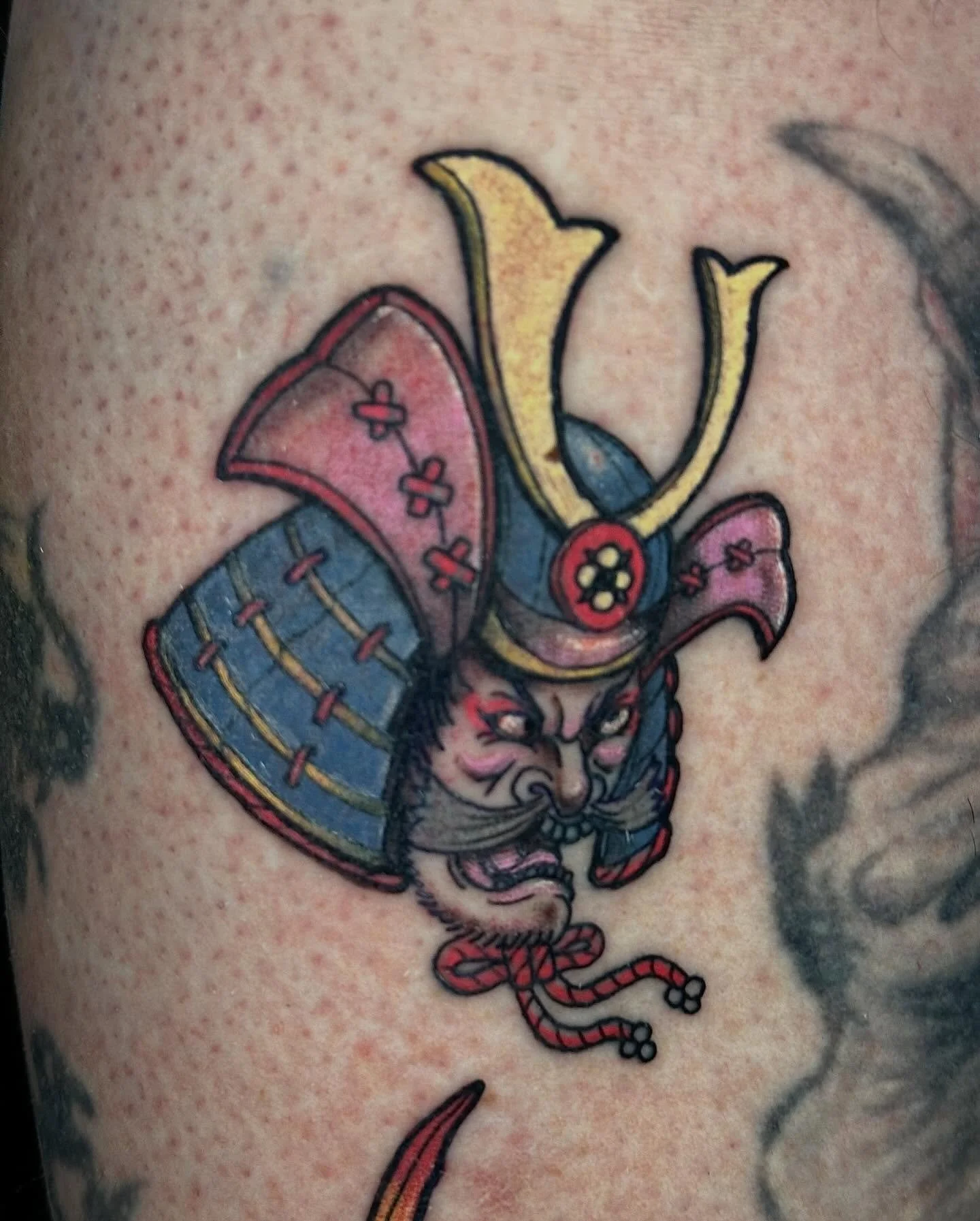 Samurai head from my up for grabs sheet for @richhagg. Thanks for the hang dude!

#japanesetattoo #neojapanesetattoo #tattoo