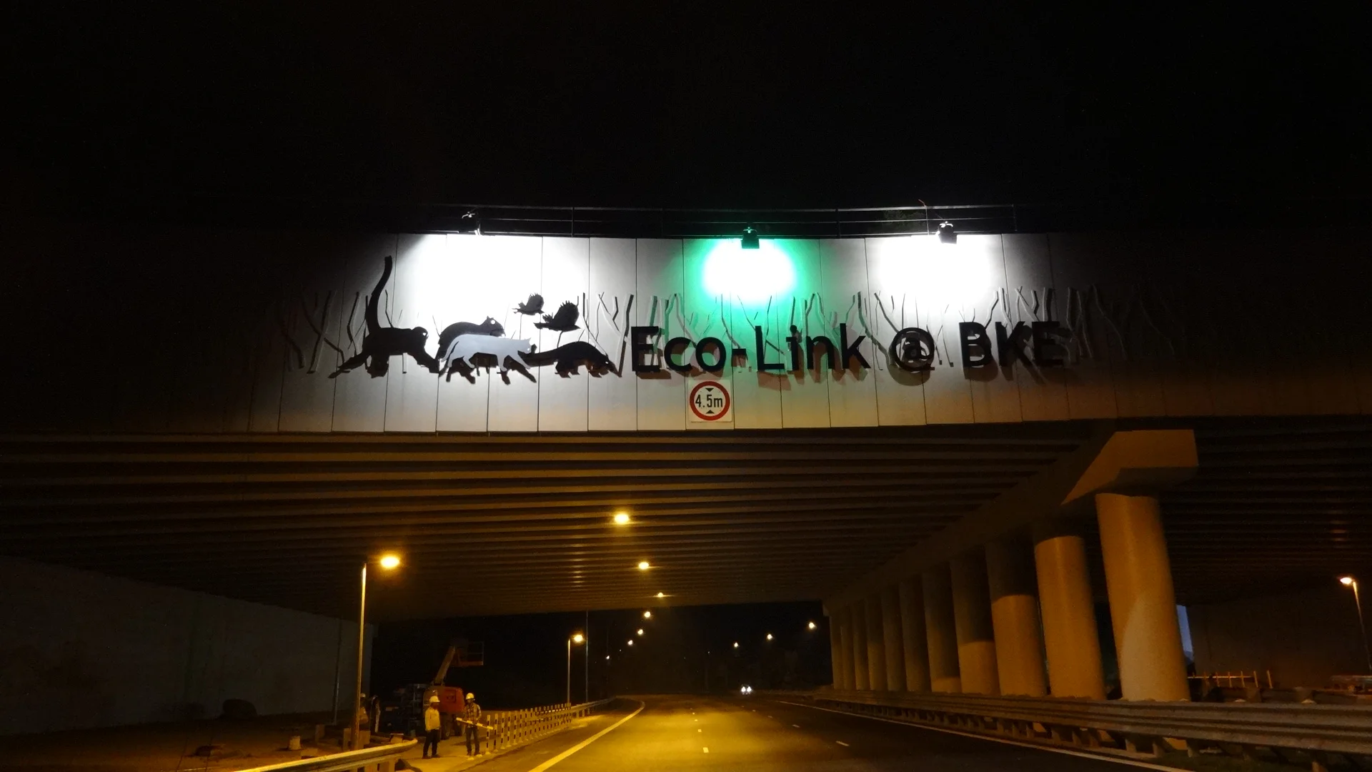 Signage on the Eco-Link @ BKE