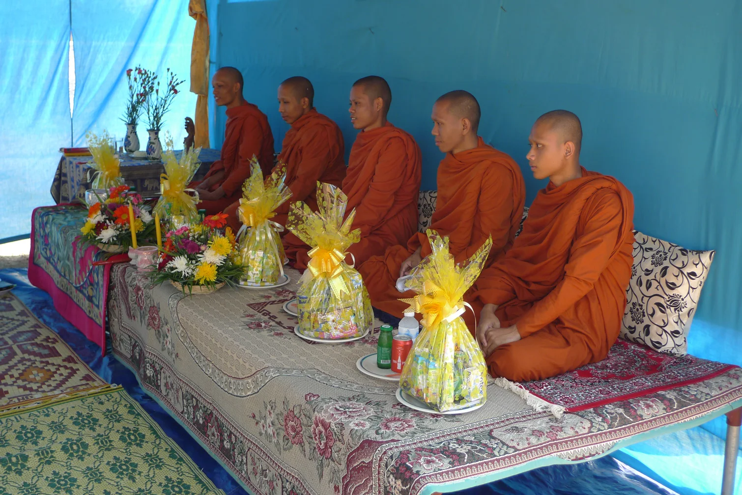 Monks at Sala Lodges