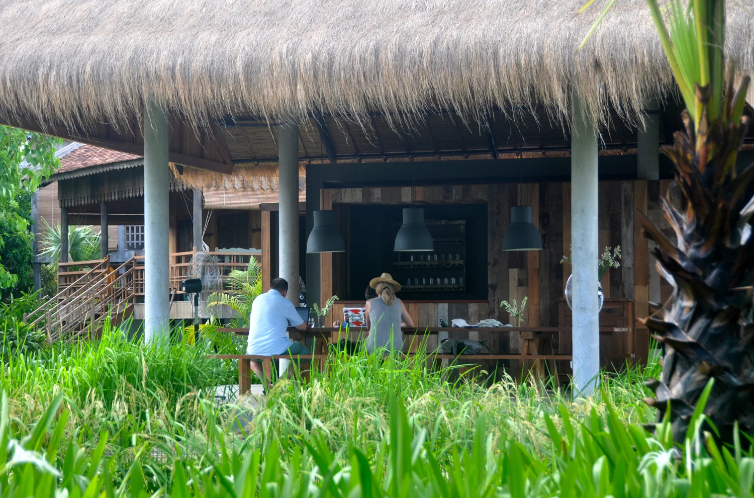 Lounge area with long table at Sala Lodges