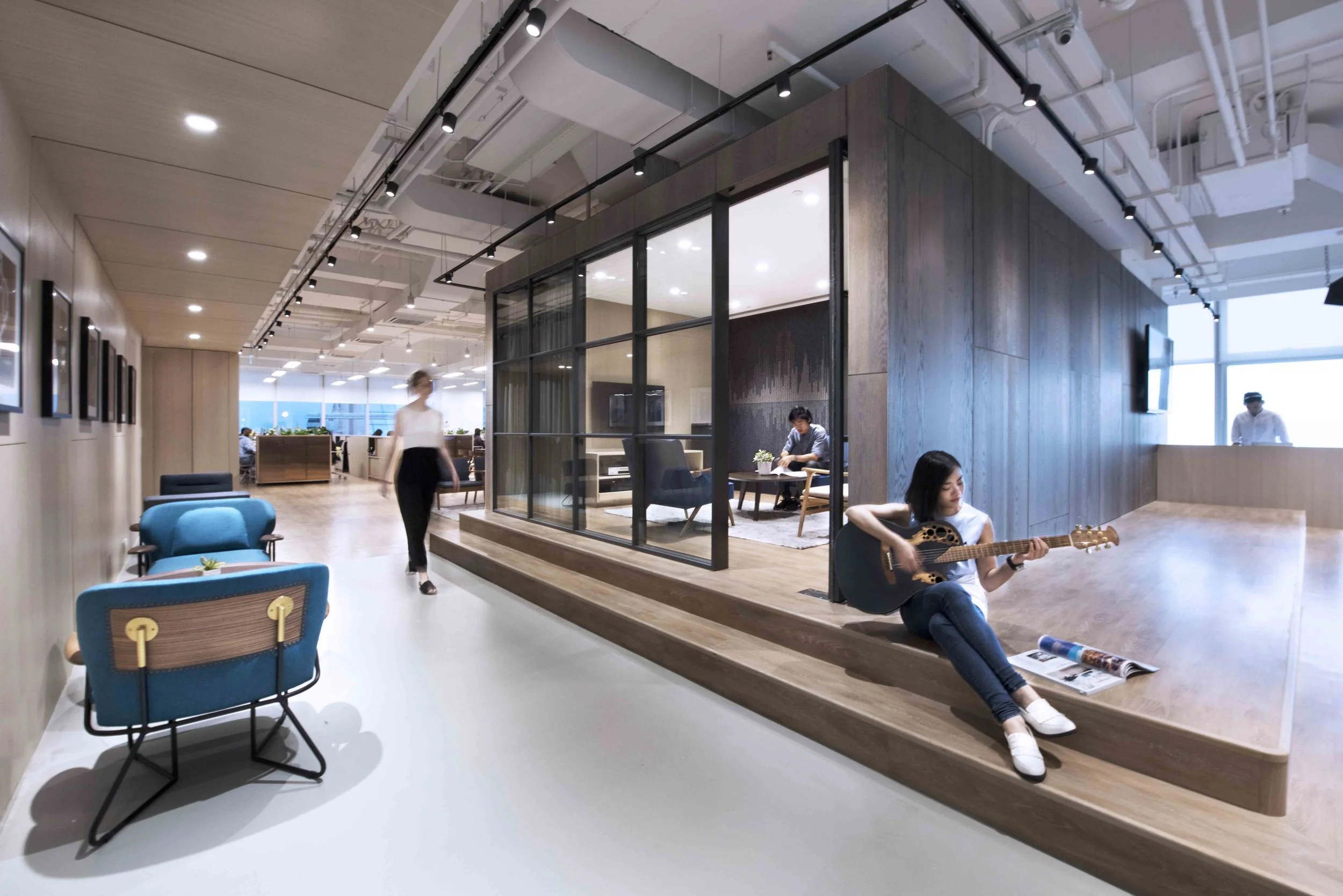 03_Bean Buro_Office Workplace_Kwung Tong_Warner Music Hong Kong.jpg