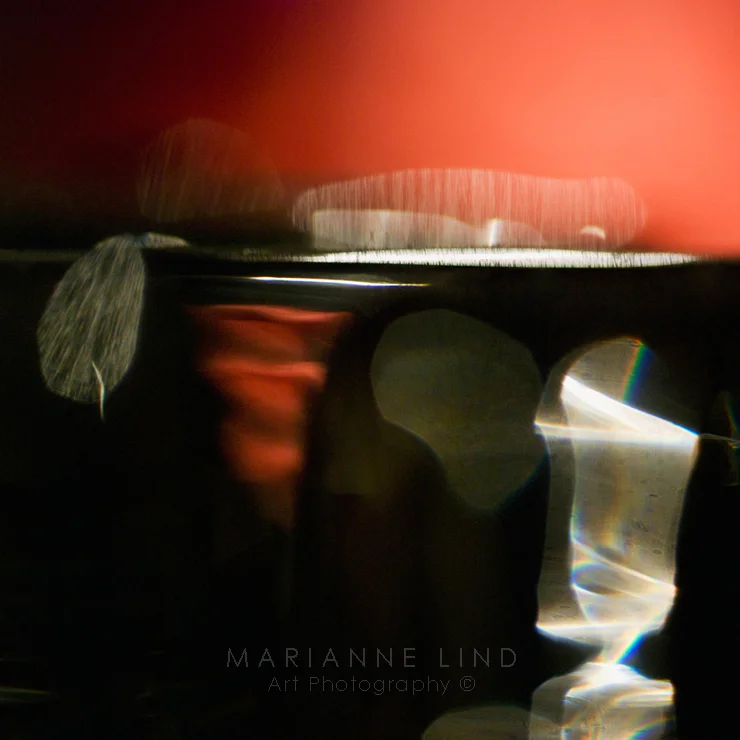 There are no easy answers Limited Edition, available in various sizes. Unique photographs of light refractions in glass. Mounted with plexiglas or framed. For inquiries contact fotograf@mariannelind.se