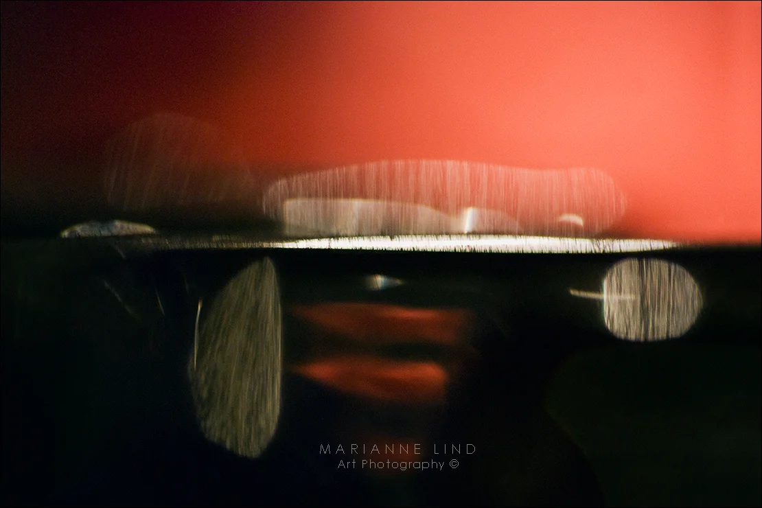 The mystery of life Limited Edition 1/100, available in various sizes. Photographed in clear glass. Mounted with plexiglas or framed. For inquiries contact fotograf@mariannelind.se