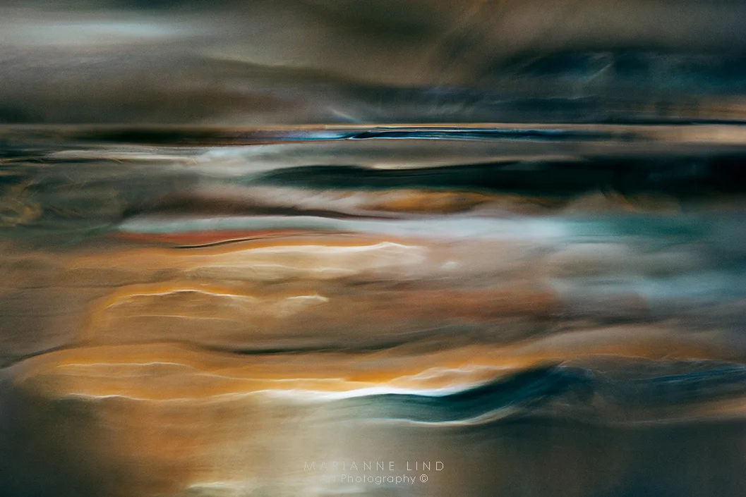 No P1060126 Limited Edition, available in various sizes. Unique photographs of light refractions in glass. Mounted with plexiglas or framed. For inquiries contact fotograf@mariannelind.se