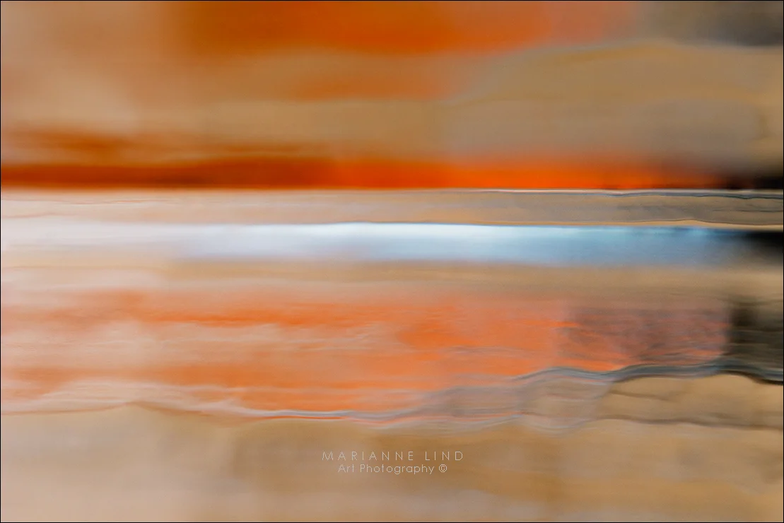 Nr P1070651 Limited Edition, available in various sizes. Unique photographs of light refractions in glass. Mounted with plexiglas or framed. For inquiries contact fotograf@mariannelind.se