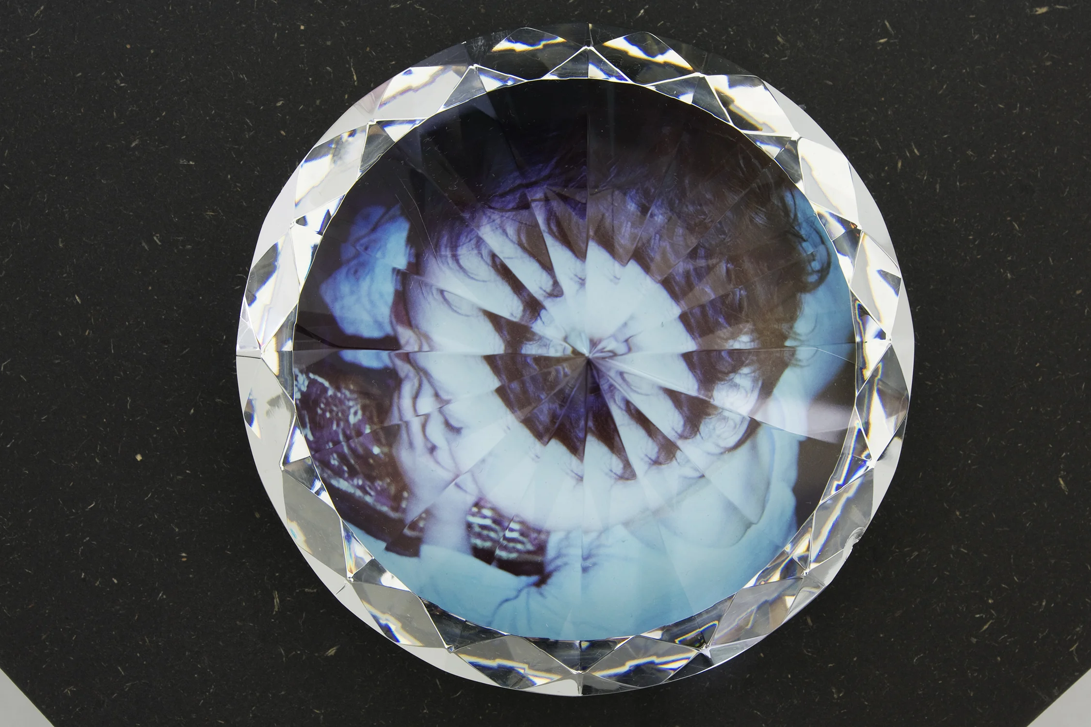 Truc-Anh_2010_Albus-Lux_duo_show_Saskia-De-Mare_07