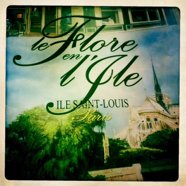 7. Στάση για κρέπα, ζεστή σοκολάτα, αβγά τηγανητά με πατάτες. Αλλά και παγωτό σοκολάτα Berthillon. Με παλιομοδίτικο μπισκότο. 