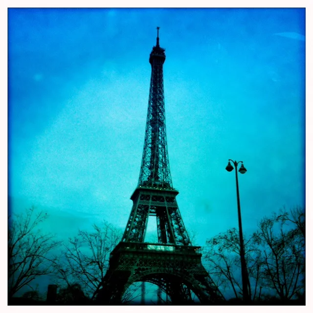 11. Η πόλη αλλάζει τον χειμώνα, το καλοκαίρι, το φθινόπωρο, την άνοιξη. Το Παρίσι μέσα στον χειμώνα γίνεται γλυκός πειρασμός στην κατάψυξη. 