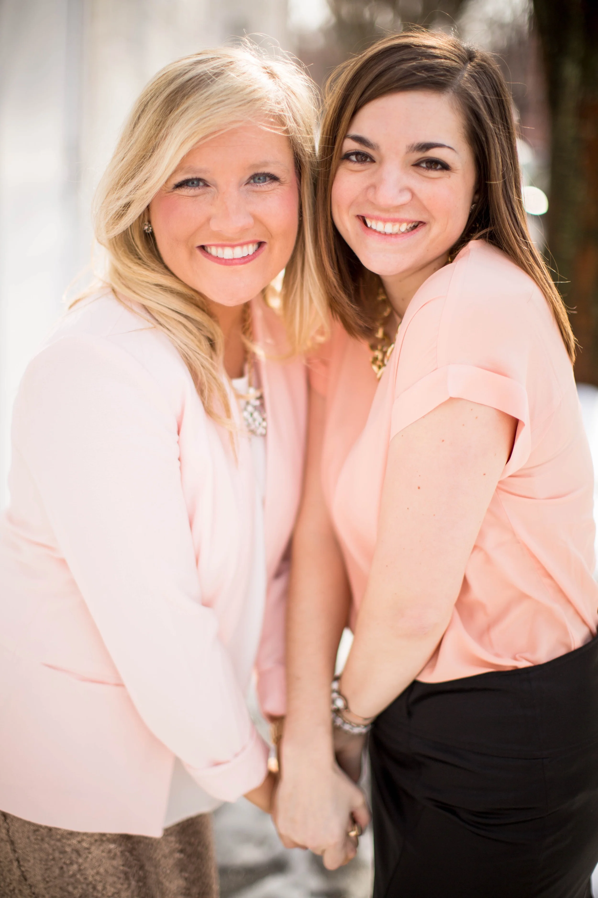 Photos of Anna and Bonnie by Natalie Jayne Photography