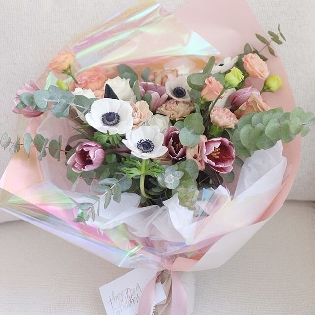 A whole lot of love 🥰  #floralsbym.
.
.

#sgflorist #flowersg #igsg #bridalbouquet #sgweddings #sgbrides #floristsg #weddinginspo #sgflowers #wedding #weddingideas #flowerbouquet #floralsg #weddingideas #summerblooms #arrangement #flowerarrangement 