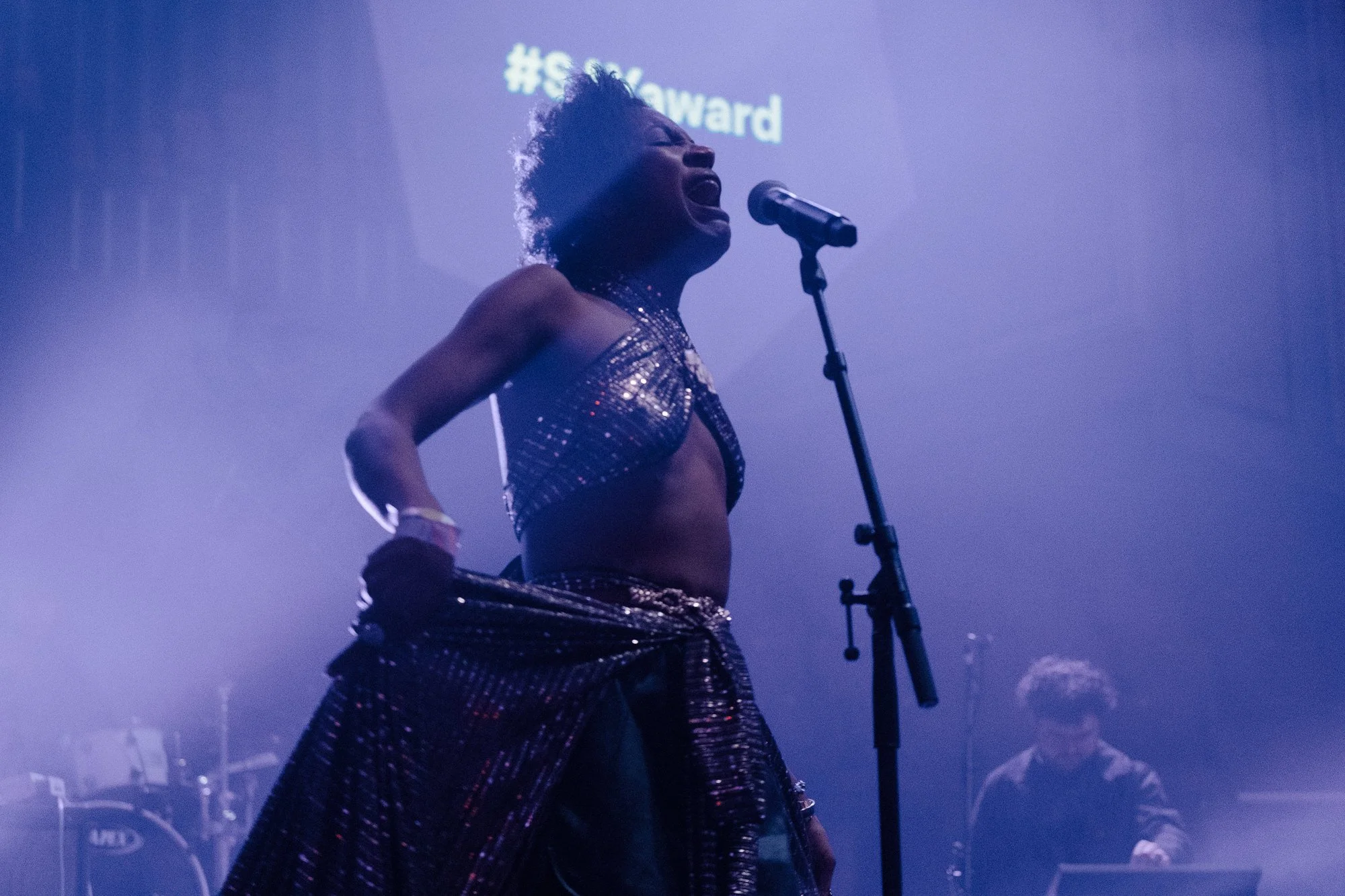 Bel singing at SAY Awards