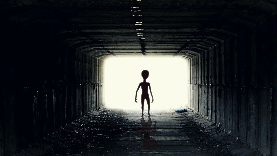238 UFOs and Abductions episode artwork
