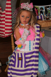 Toddlers & Tiaras, Purple Rugby Stripe Tote, July 2012