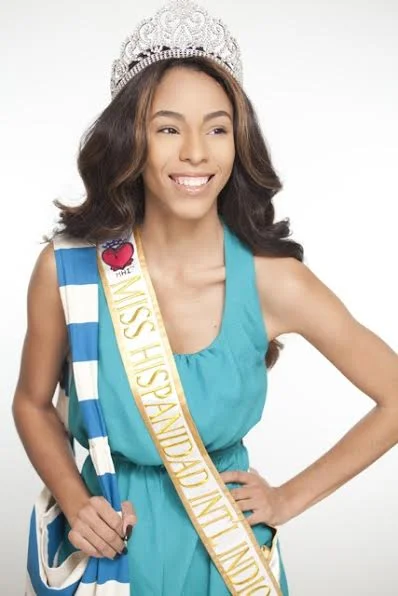 Dia Davis_Miss Hispanidad.jpg