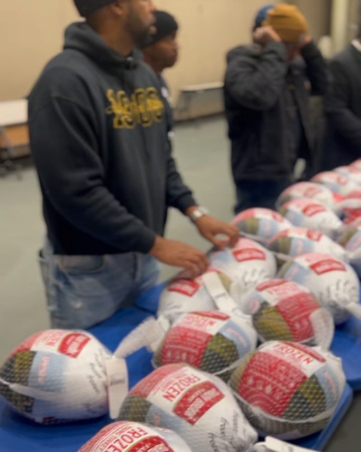 On Tuesday November 22, the brothers of Alpha Phi Alpha Fraternity, Inc., Alpha Gamma Lambda chapter partnered with FreshDirect,&nbsp;&nbsp;the Mayors Community Affairs Unity, Manhattan&rsquo; Community Board 10, and the New York Police Athletic Leag