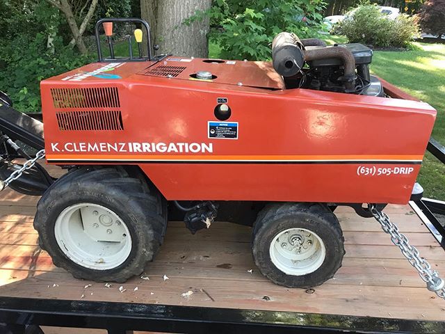 DITCH WITCH 255sx FOR SALE #ditchwitch #ditchwitch255 #ditchwitch255sx #vibratoryplow #pipepuller #kclemenzirrigation #irrigation #irrigationsystem #dripsystem #505drip #irrigationofthehamptons #hamptonsirrigation #irrigationspecialist #hamptons