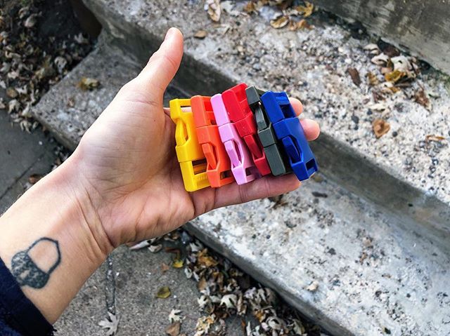 Choices, choices... ⠀⠀⠀⠀⠀⠀⠀⠀⠀
I love color pairing. Contact me if you want to pair your own colors. ⠀⠀⠀⠀⠀⠀⠀⠀⠀
🔶〰️🔻〰️🔹
As always, lifetime warranty on these products. If you outlive yours, please please send it back to be recycled or repaired! ⠀⠀⠀⠀