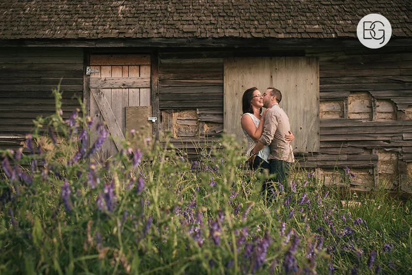 Engagement_photos_edmonton_river_valley_brick_puppy_amy_darren_001.jpg