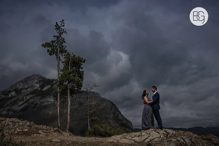 Banff_wedding_photographers_engagement_AngelaWandy_08.jpg