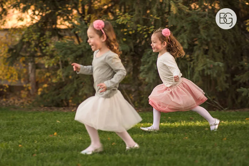 Edmonton_Family_photographer_twins_robinson_autumn_fun_03.jpg