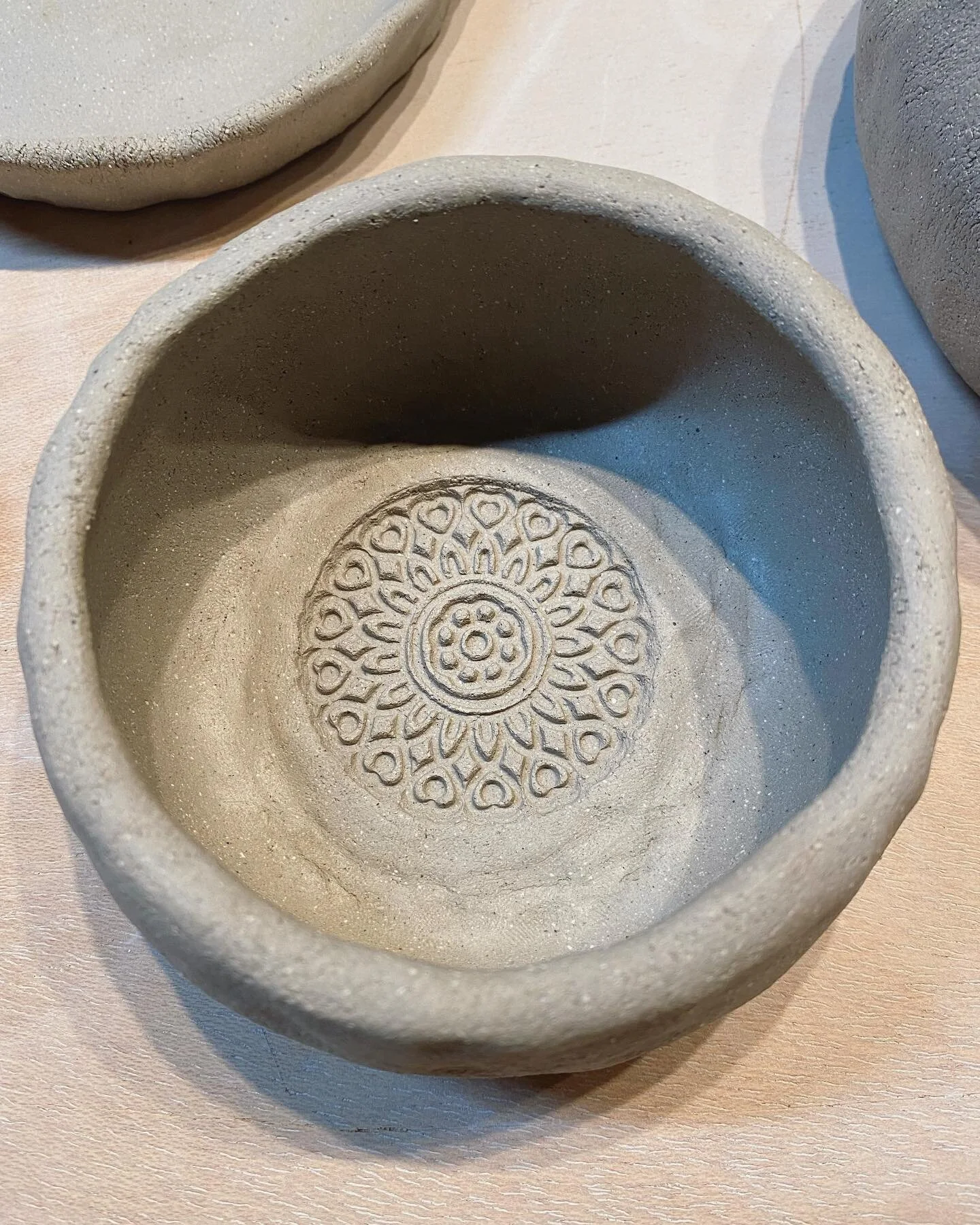 i met a beautiful human today who opened my eyes to basque ceramics &amp; incredible talent. first time using a stamp! muchas gracias @kiribil_zeramika &amp; @aneagii xo for making this happen!!