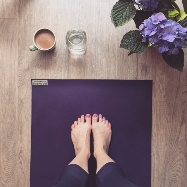 Coffee, water, yoga and flowers. Who could ask for a better morning?!