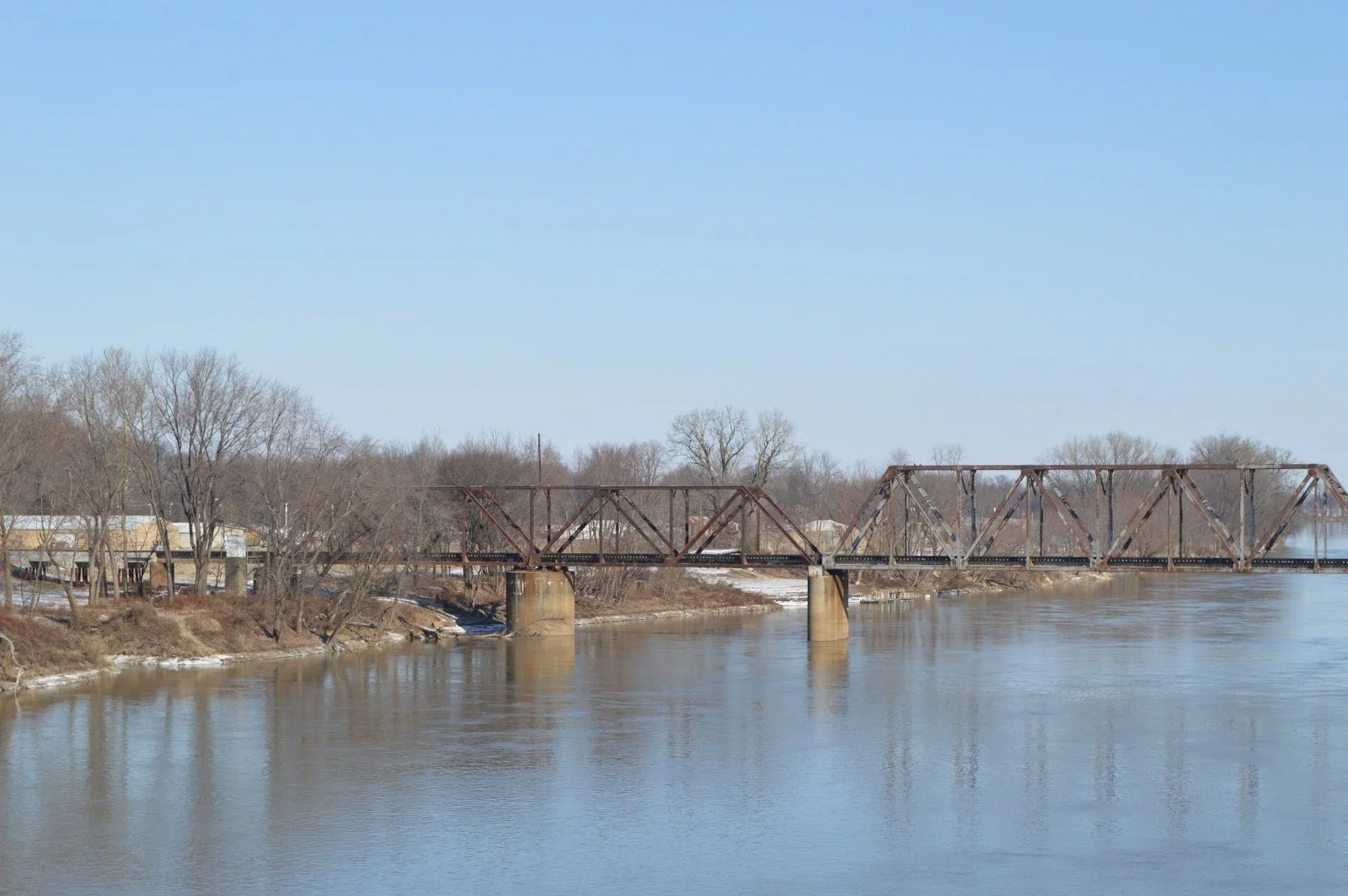 Mt Carmel IL - Wabash River.JPG