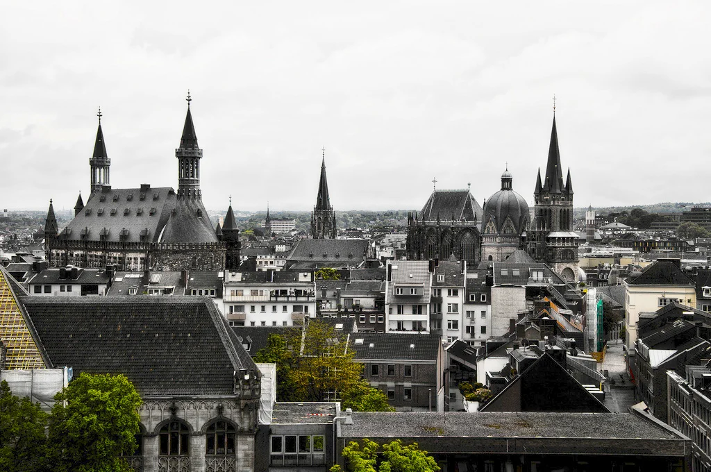 Aachen, Dom und Rathaus. Foto: Martin Matysiak (Creative Commons Lizenz, Vva Flickr)