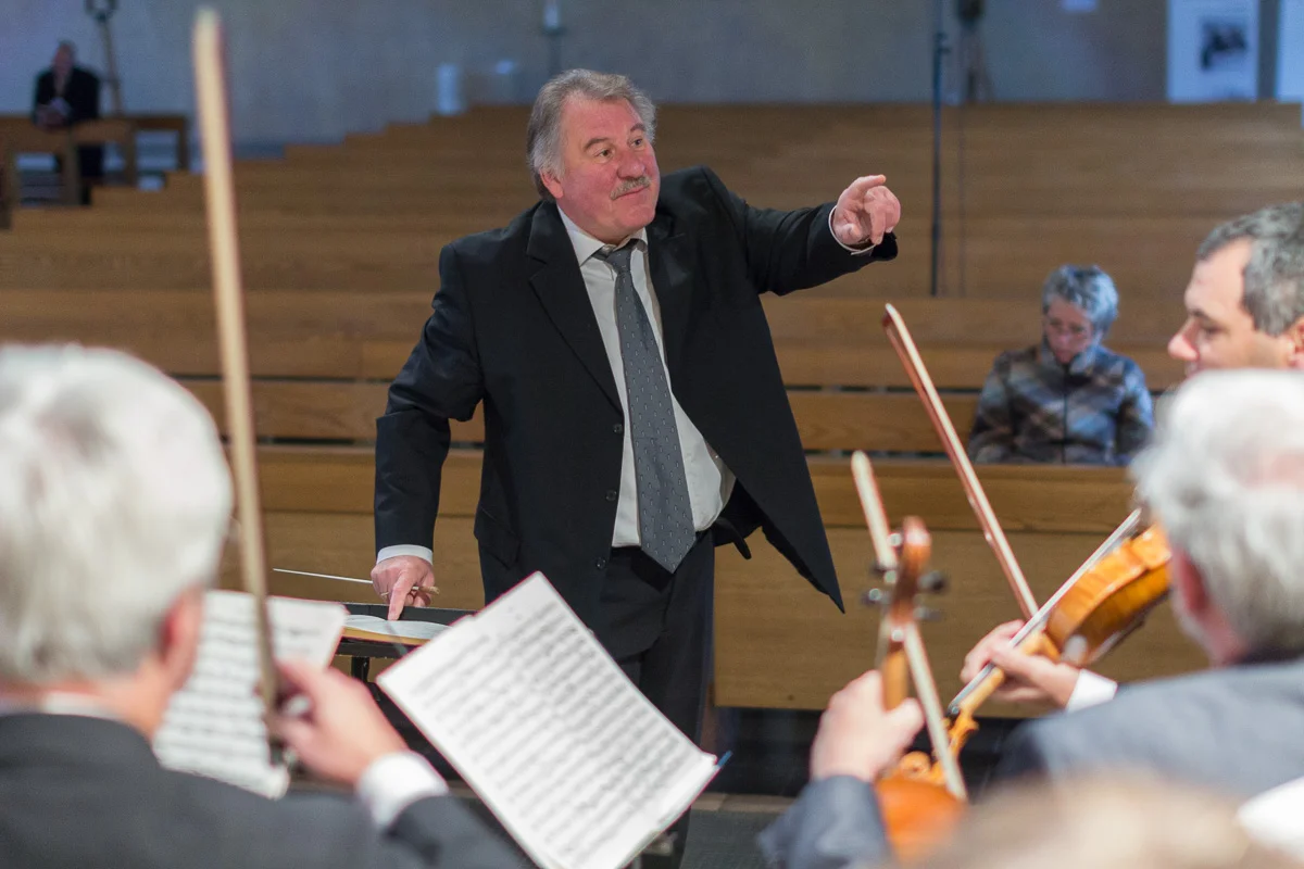 Werner Seyfried bei Generalprobe des Chors von St. Andreas vor der Orchestermesse am 23.9.2012. Bild: Benjamin Dahlhoff