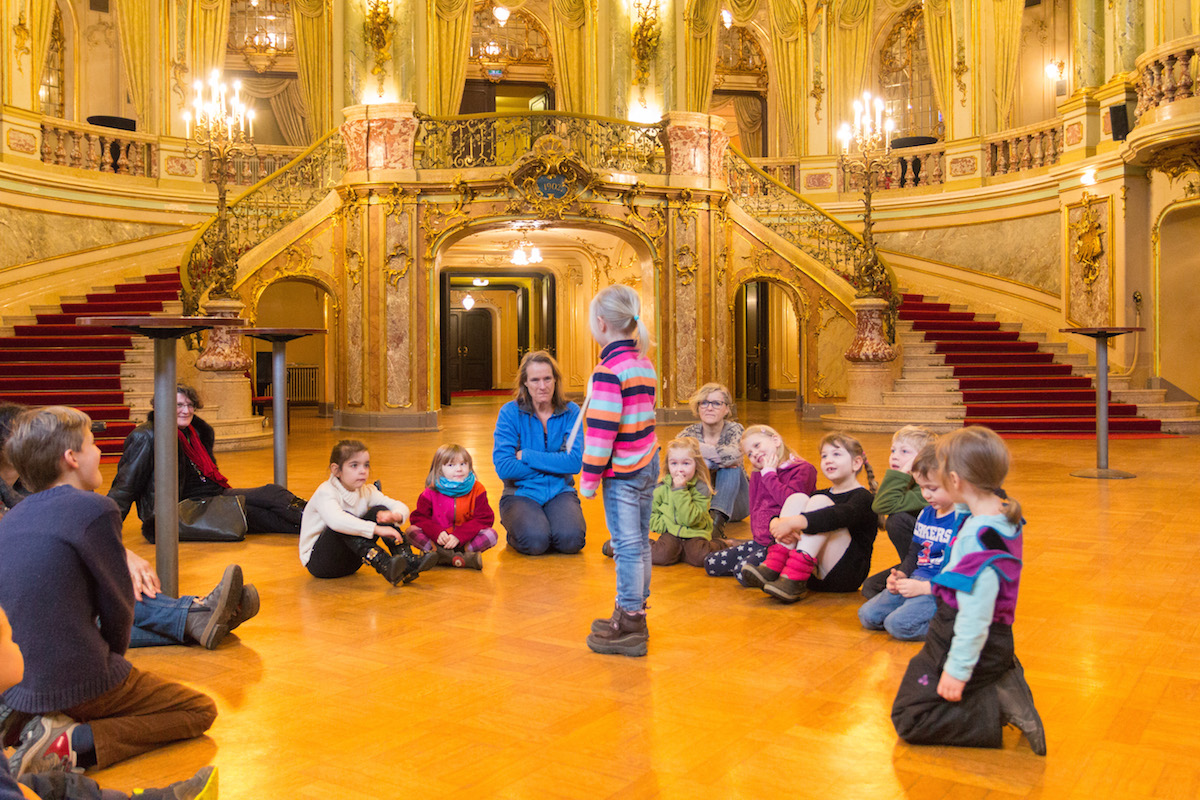 Improvisations-Workshop im Foyer des Staatstheaters. Foto: Benjamin Dahlhoff 2015