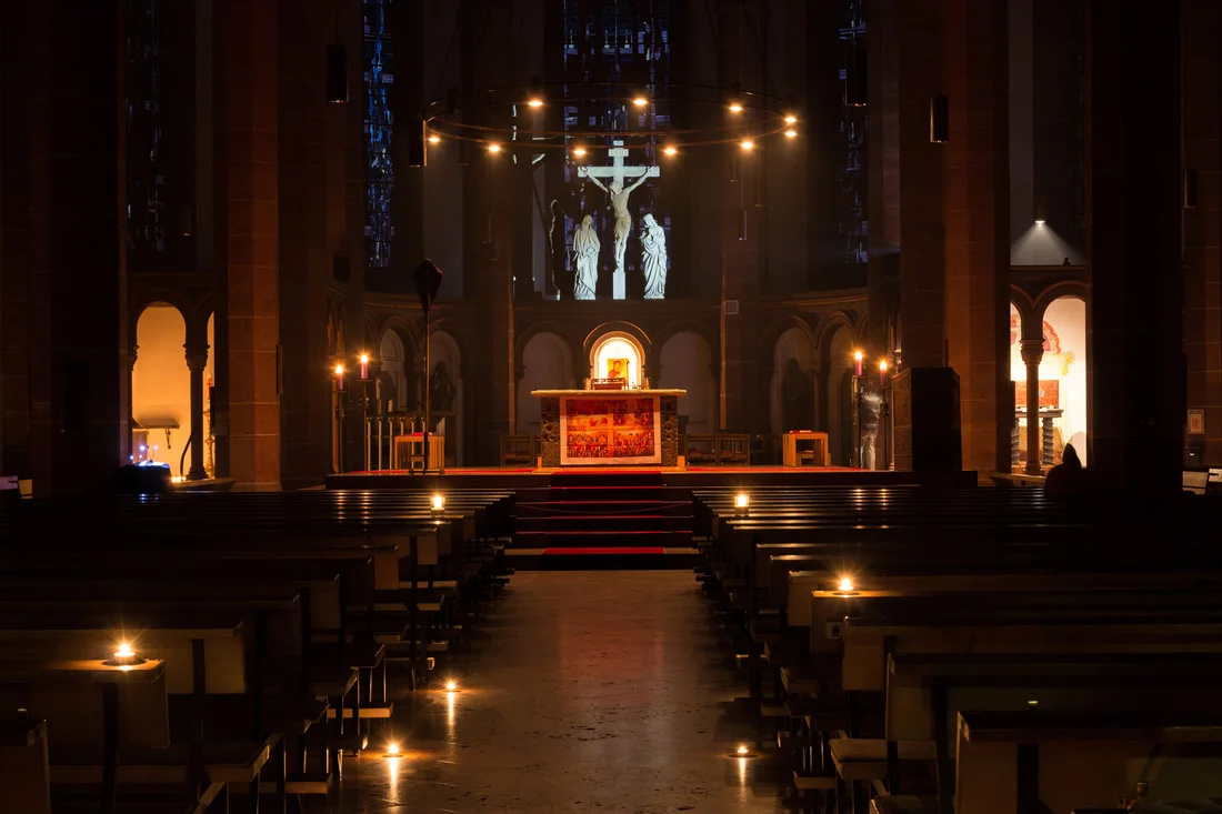 Nächtliche Bonifatiuskirche. Foto: B. Dahlhoff