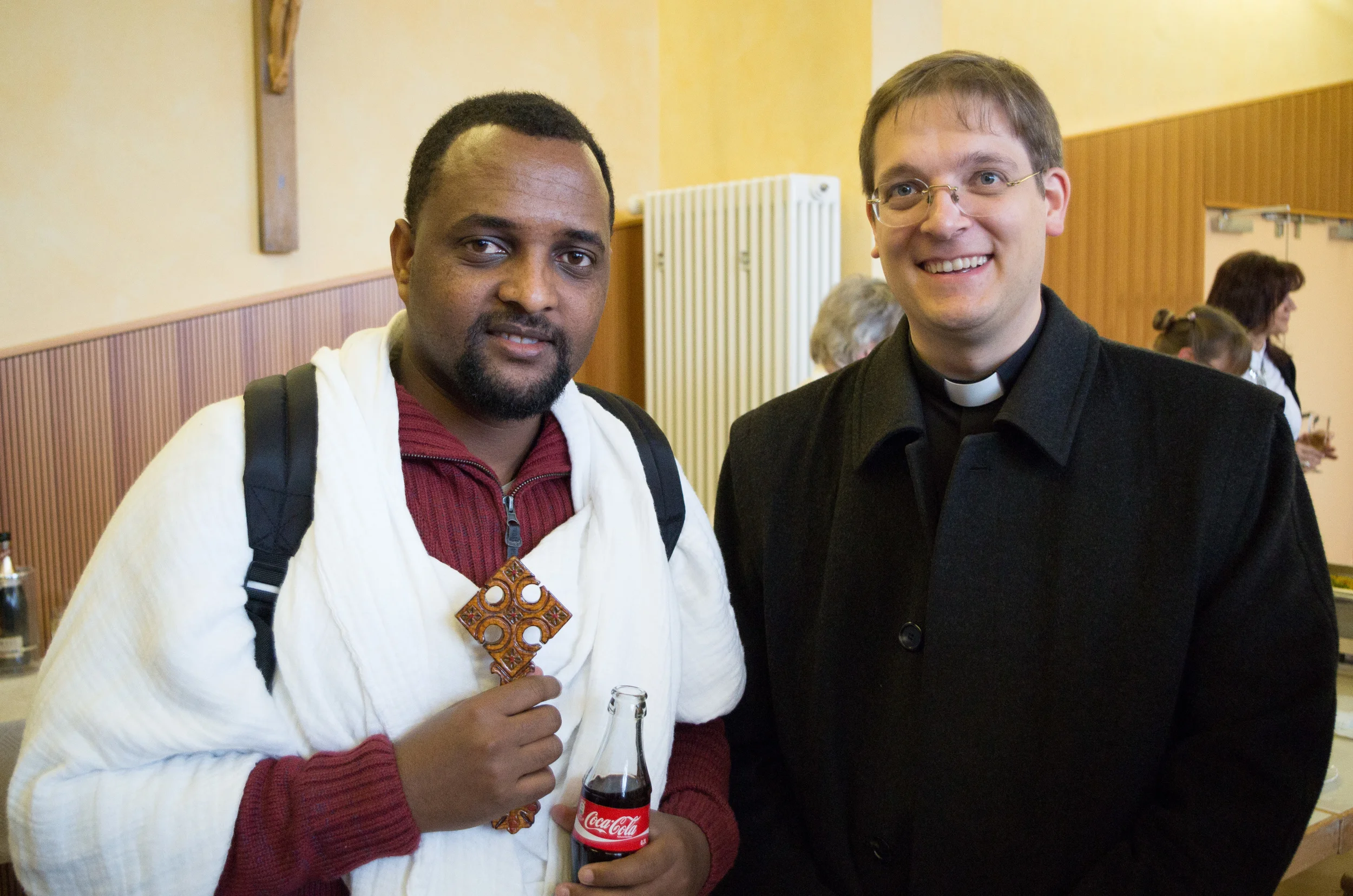 Pfarrer Nebel und der Geistliche der eritreischen Gemeinde