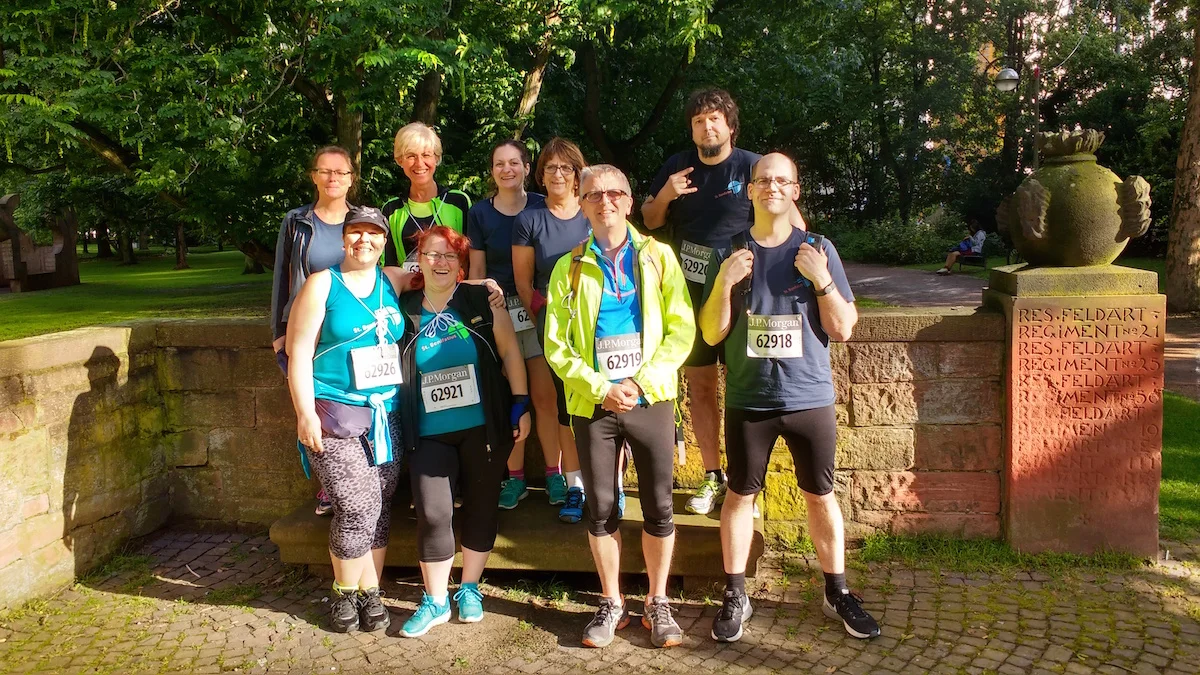 Das Team Bonifatius vor dem Lauf in Frankfurt am 15.6.2016