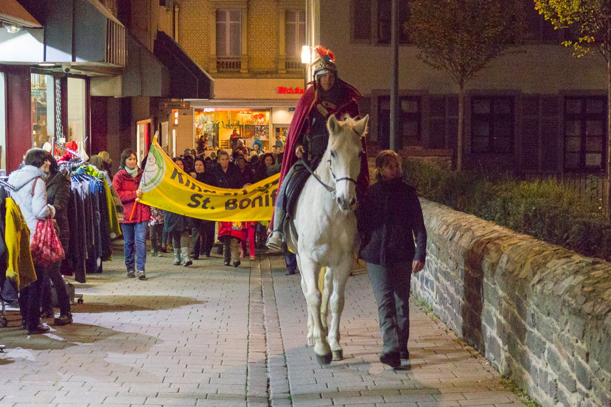 Martinsumzug im Kirchenräulchen von St. Bonifatius. Foto: Benjamin Dahlhoff