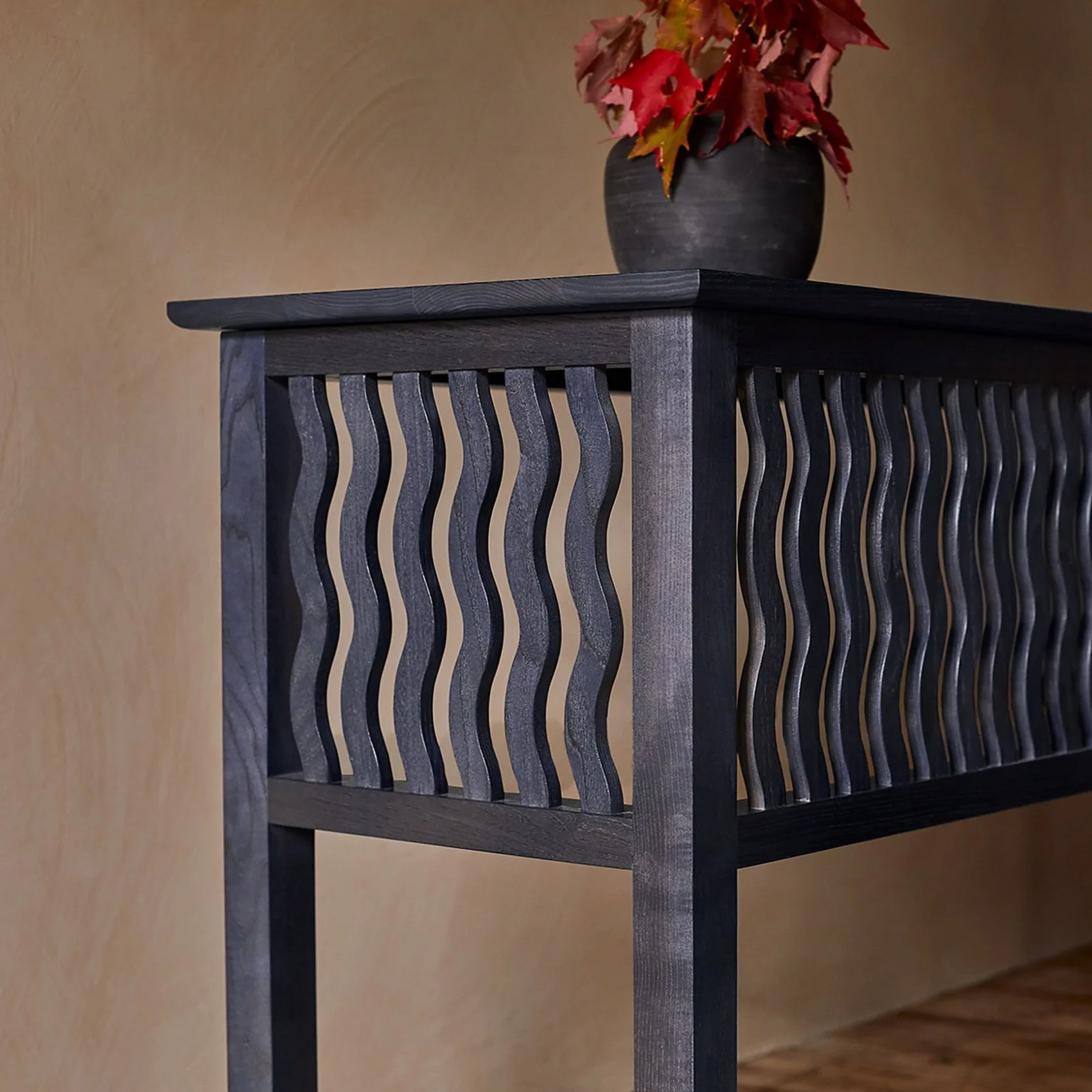 RILL+CONSOLE-AZIMUTH+ON+ASH-+CAPE+LAMP-KELP+ON+ASH-ON-+SOUTH-+DETAIL+WITH+VASE+AND+LAMP.jpg